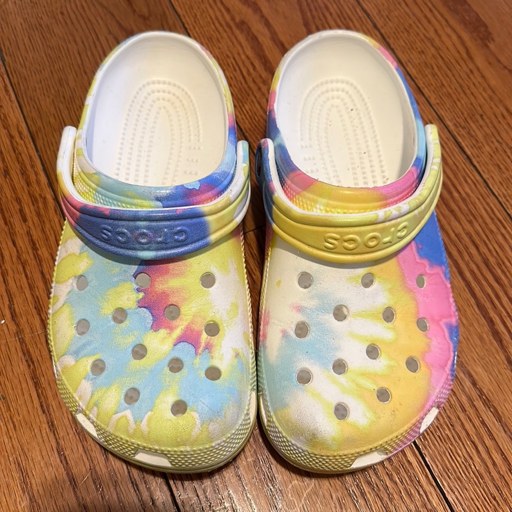 Crocs 6y 8w